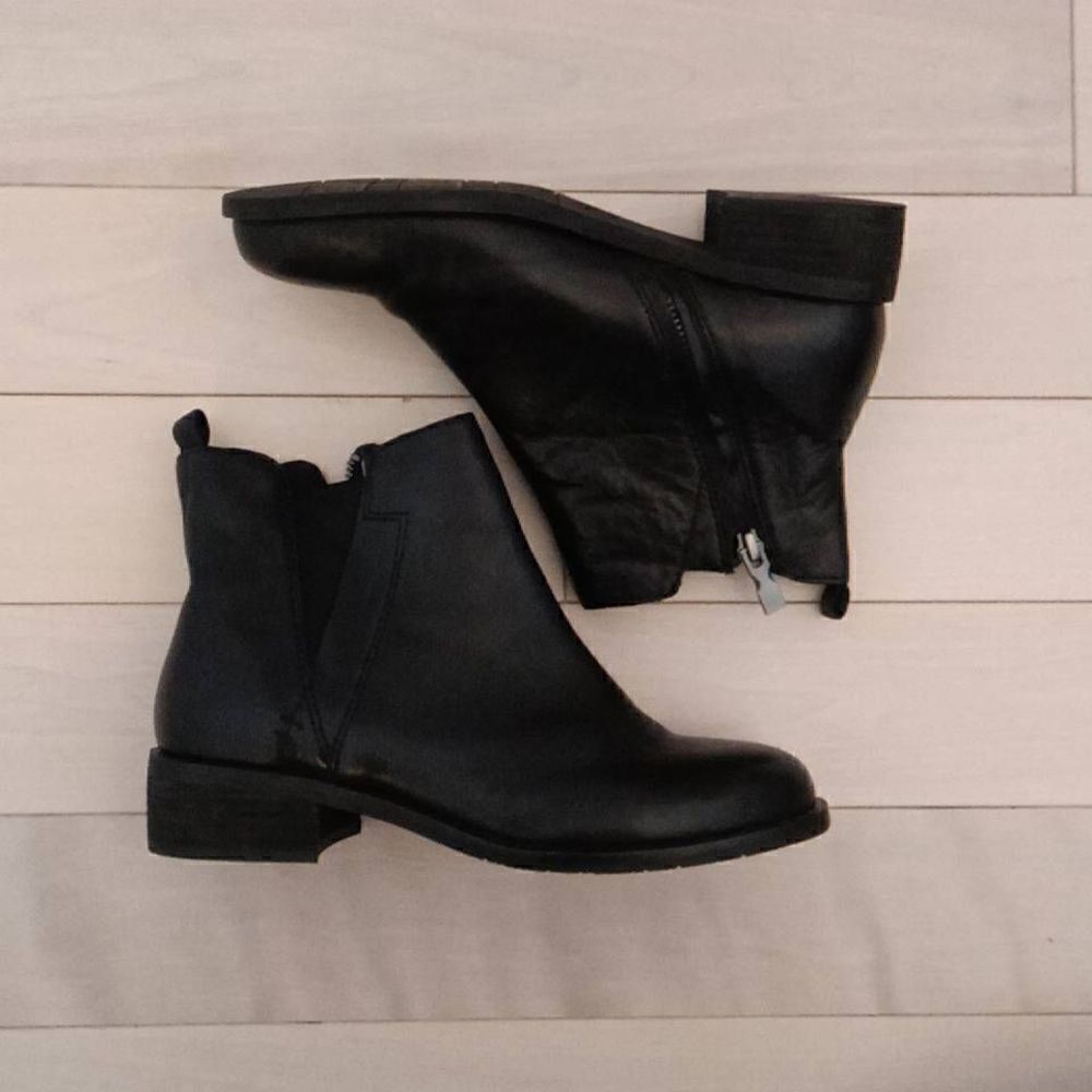 Salvia Women's Side Zipper Chelsea Ankle Boots Black Size 37
